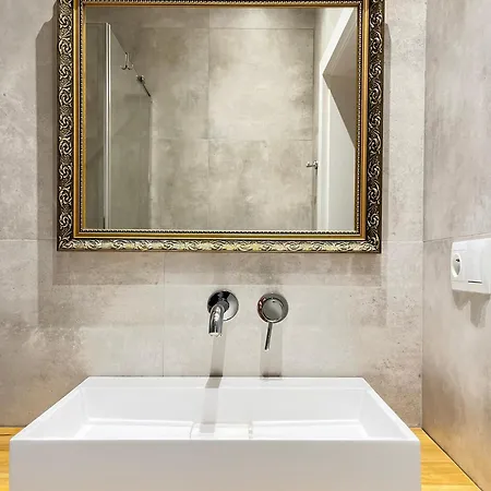 Premium For 6 Guests Center With 2 Bedrooms And Living * Cracovia