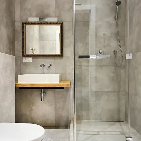 Premium For 6 Guests Center With 2 Bedrooms And Living Appartamento
