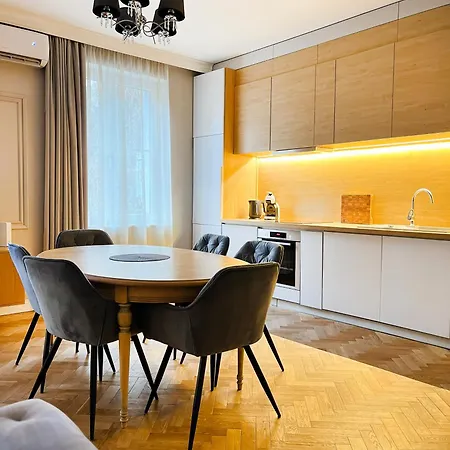 Appartamento Premium For 6 Guests Center With 2 Bedrooms And Living *