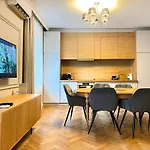 Appartamento Premium For 6 Guests Center With 2 Bedrooms And Living