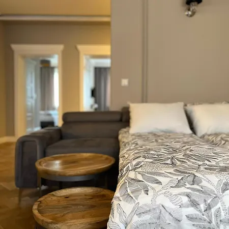 Premium For 6 Guests Center With 2 Bedrooms And Living *