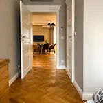 Premium For 6 Guests Center With 2 Bedrooms And Living *