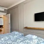 Premium For 6 Guests Center With 2 Bedrooms And Living * كراكوفيا