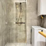 Premium For 6 Guests Center With 2 Bedrooms And Living