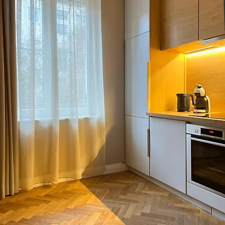 Premium For 6 Guests Center With 2 Bedrooms And Living דירה
