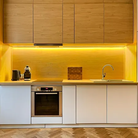 Premium For 6 Guests Center With 2 Bedrooms And Living *