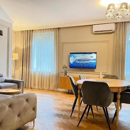 Premium For 6 Guests Center With 2 Bedrooms And Living *