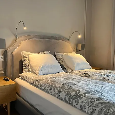 Apartment Premium For 6 Guests Center With 2 Bedrooms And Living