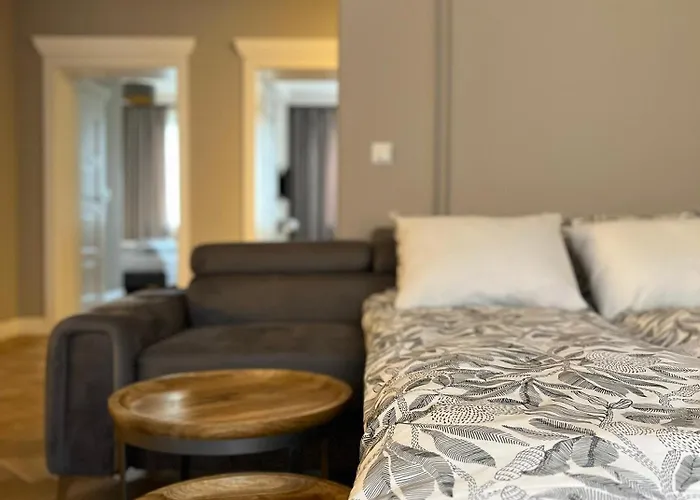 Premium For 6 Guests Center With 2 Bedrooms And Living *