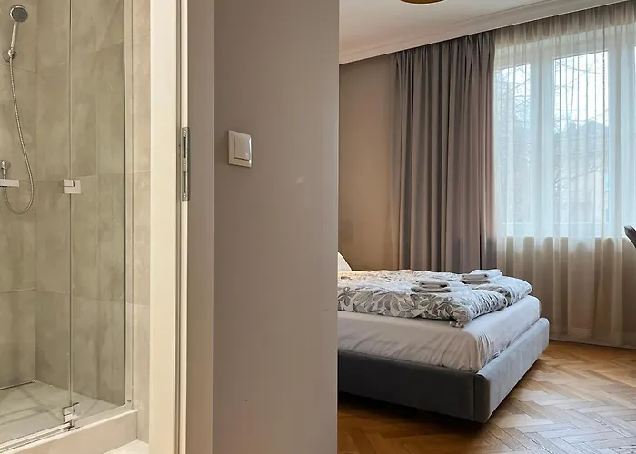 Premium For 6 Guests Center With 2 Bedrooms And Living Apartment