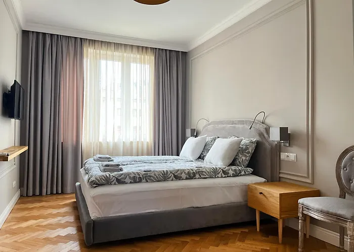 Premium For 6 Guests Center With 2 Bedrooms And Living Apartment *