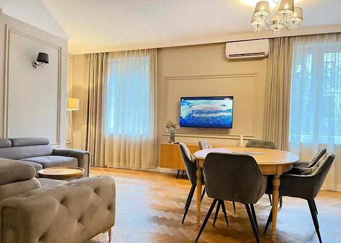 Premium For 6 Guests Center With 2 Bedrooms And Living *