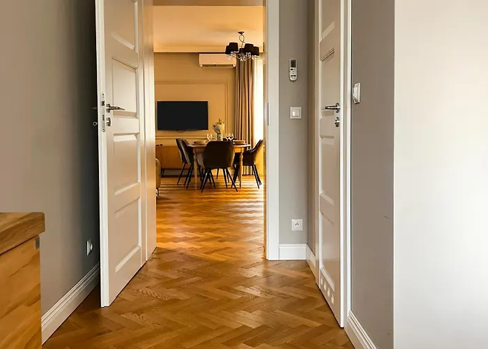 Premium For 6 Guests Center With 2 Bedrooms And Living *