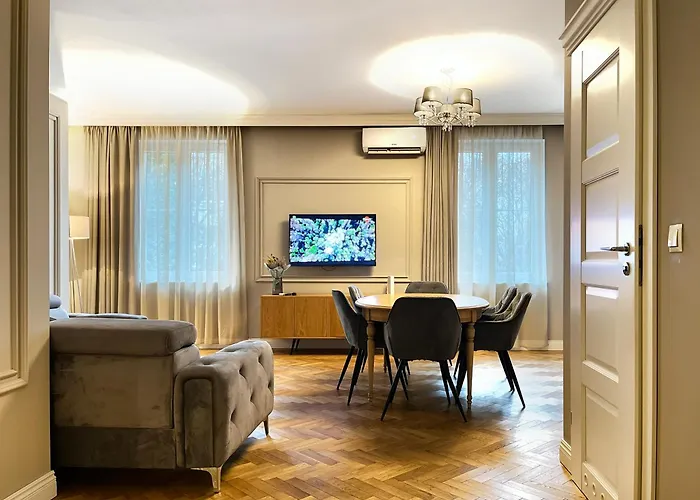 Premium For 6 Guests Center With 2 Bedrooms And Living Apartment *