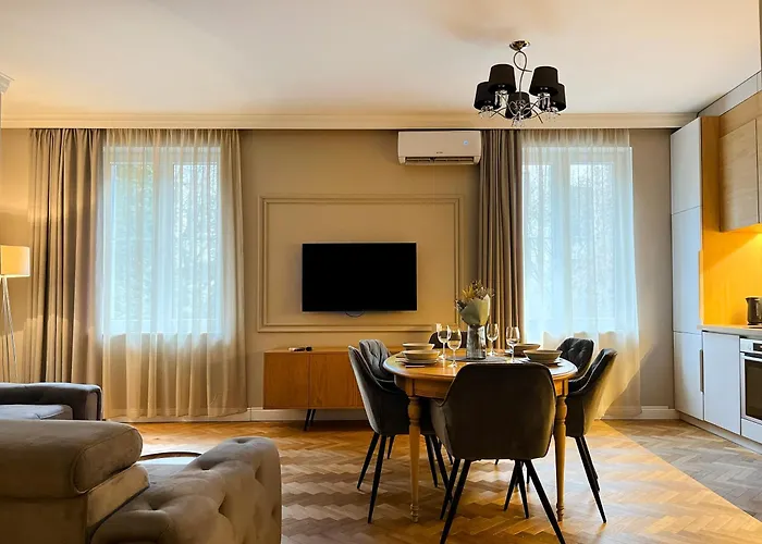 Premium For 6 Guests Center With 2 Bedrooms And Living