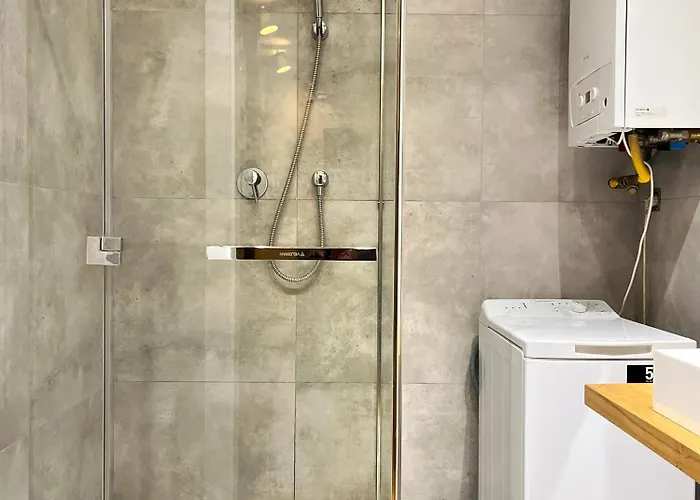 Premium For 6 Guests Center With 2 Bedrooms And Living