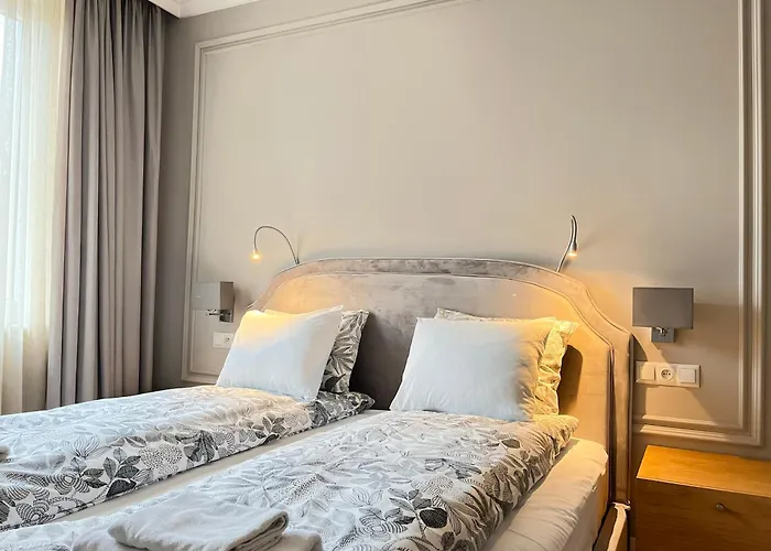 Apartment Premium For 6 Guests Center With 2 Bedrooms And Living *