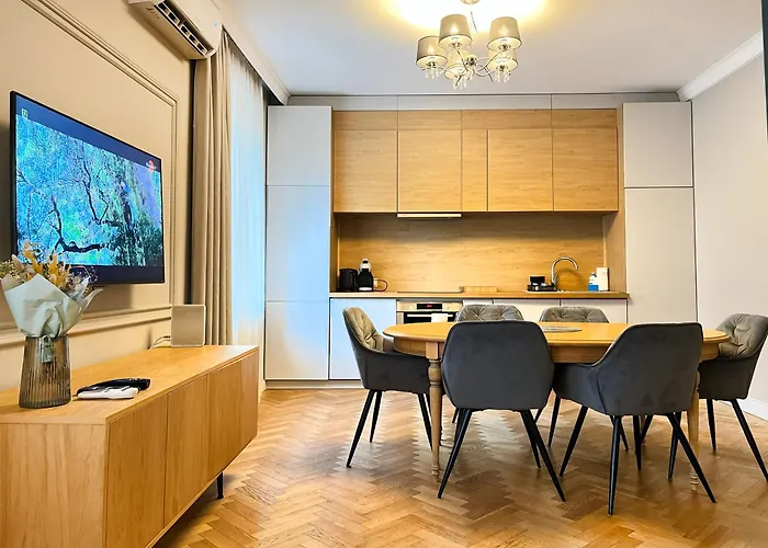 Apartment Premium For 6 Guests Center With 2 Bedrooms And Living