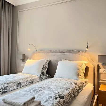 Apartment Premium For 6 Guests Center With 2 Bedrooms And Living *