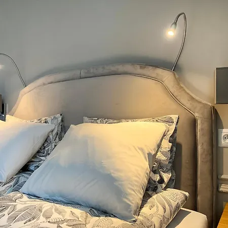 Premium For 6 Guests Center With 2 Bedrooms And Living Apartment *
