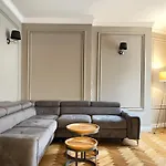 Premium For 6 Guests Center With 2 Bedrooms And Living *